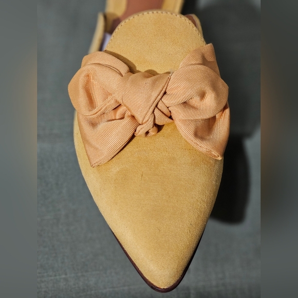 Elegant Yellow Mules with Bow Detail - Picture 10 of 13